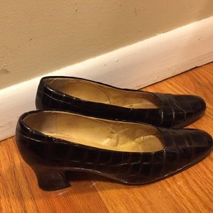 Caressa Shoes 7 1/2 M